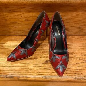 Nine West Tatiana Bee Jacquard Pointed Toe Pump